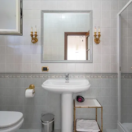 Lucia Bed & Breakfast 3*