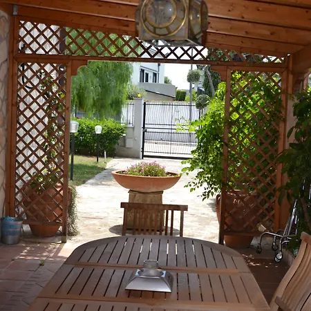 Bed & Breakfast Lucia 3*