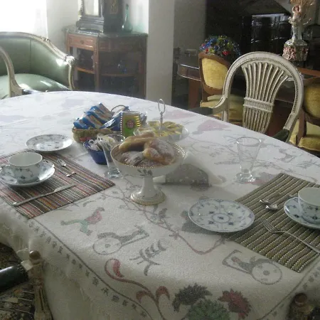 Lucia Bed & Breakfast 3*