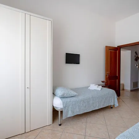 Lucia Bed & Breakfast 3*