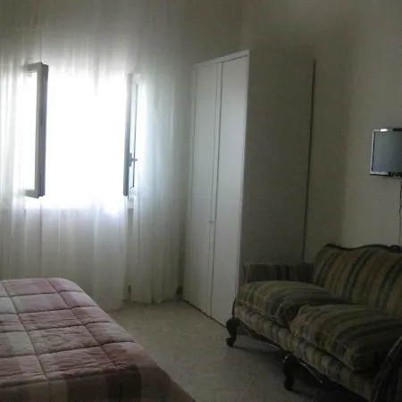 Couette-café Lucia 3*