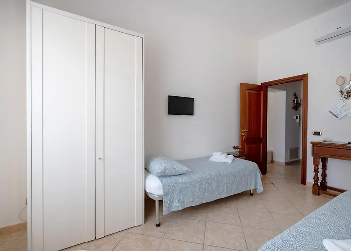 Lucia Bed & Breakfast 3*